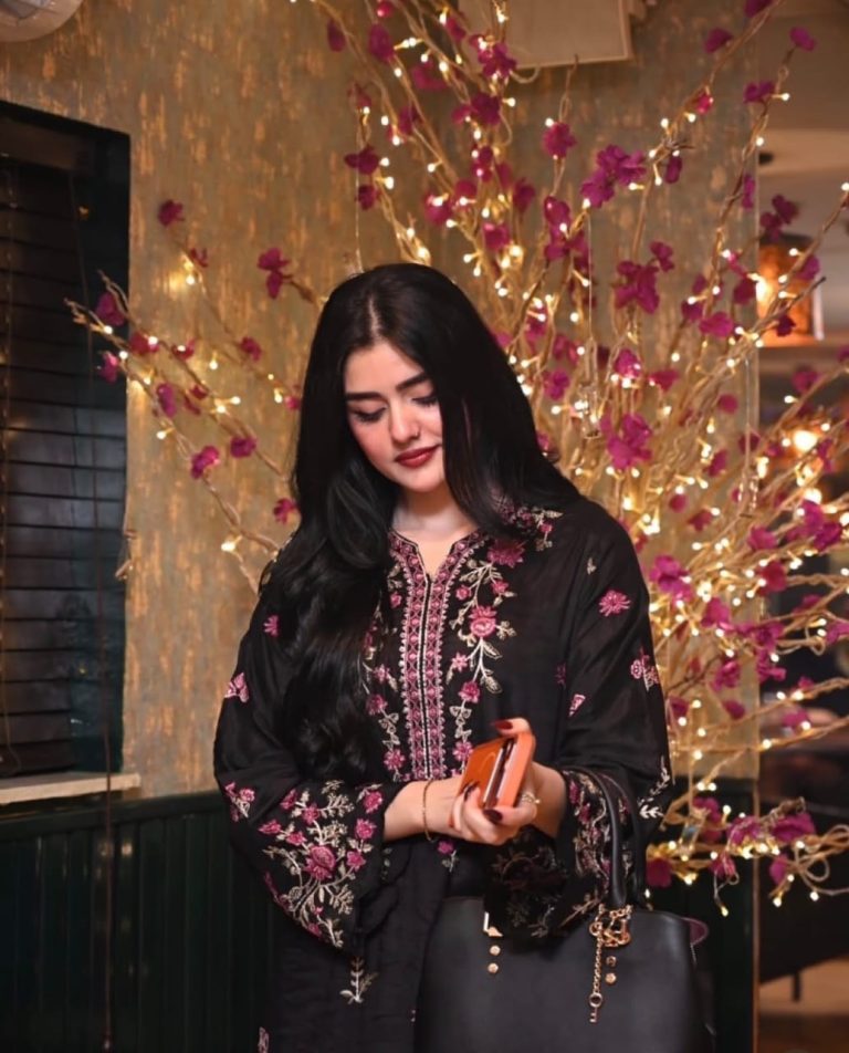 Call Girls in Shahrah-e-Faisal Karachi