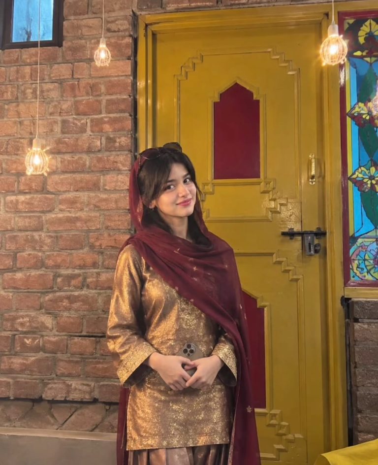 Call Girls in Sea View Karachi